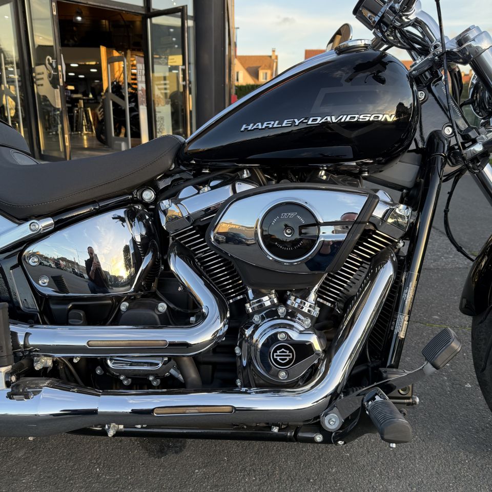 HARLEY-DAVIDSON SOFTAIL BREAKOUT 1923 4