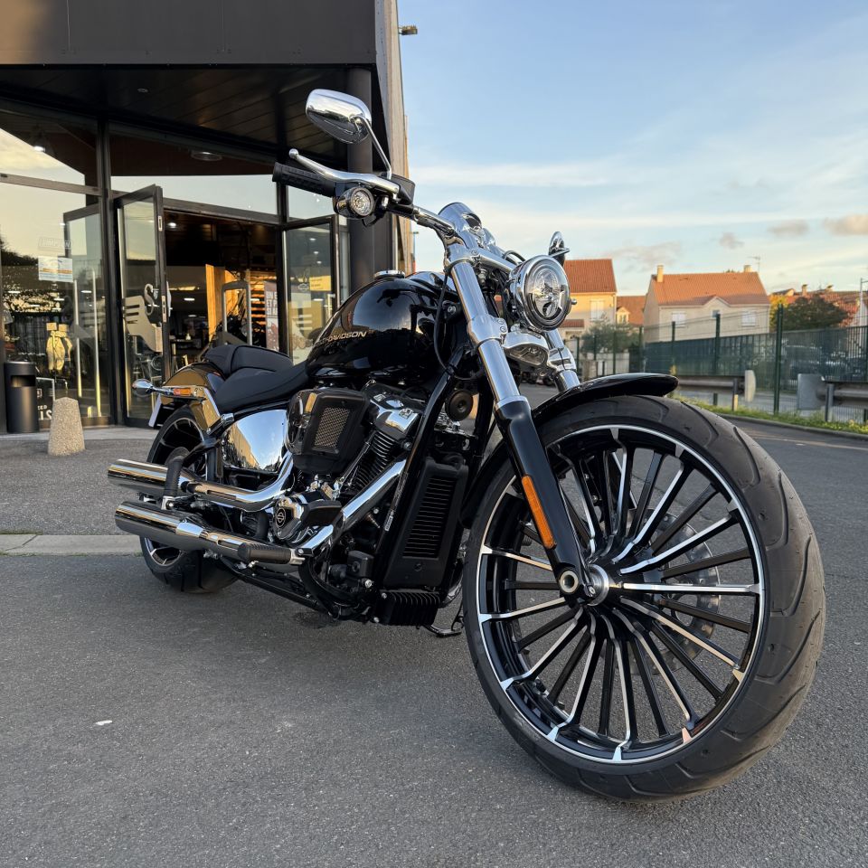 HARLEY-DAVIDSON SOFTAIL BREAKOUT 1923 4