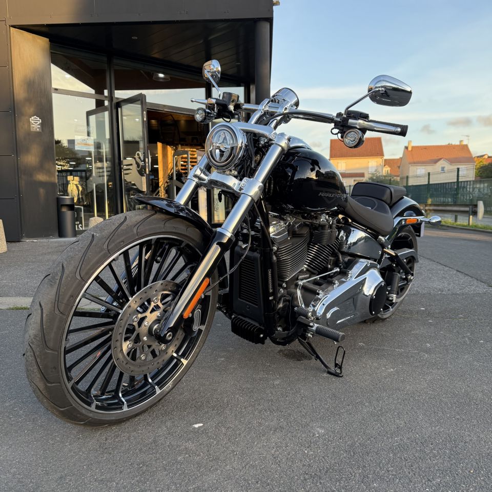 HARLEY-DAVIDSON SOFTAIL BREAKOUT 1923 4