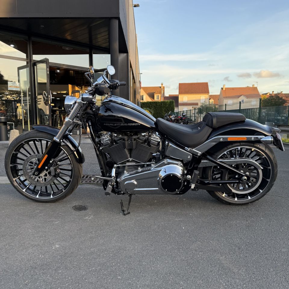 HARLEY-DAVIDSON SOFTAIL BREAKOUT 1923 4