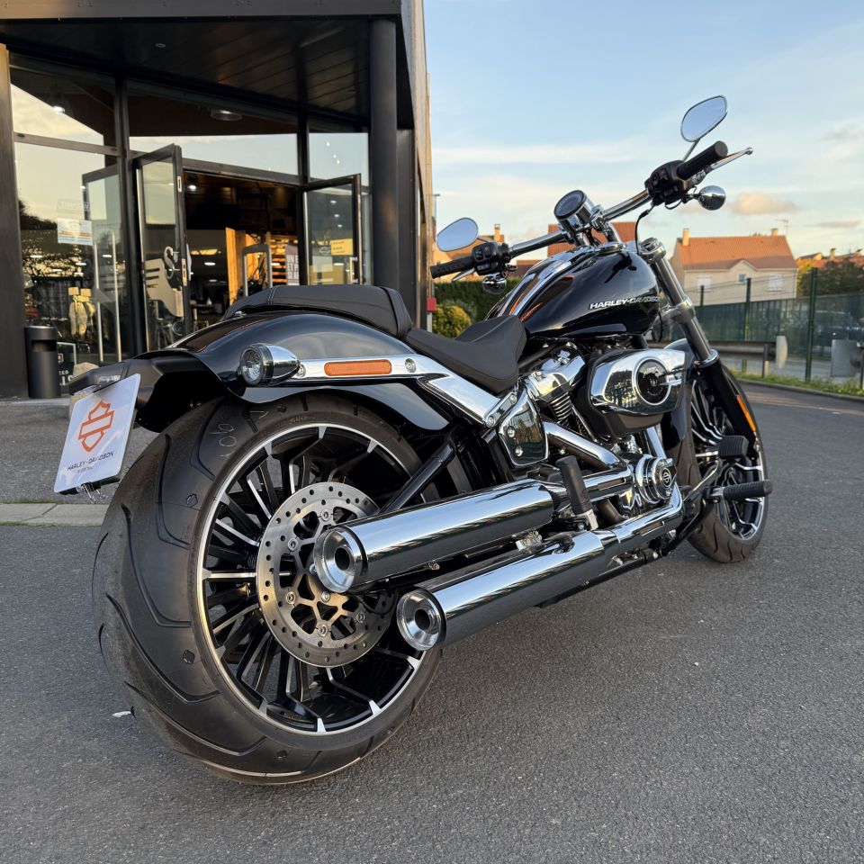 HARLEY-DAVIDSON SOFTAIL BREAKOUT 1923 4