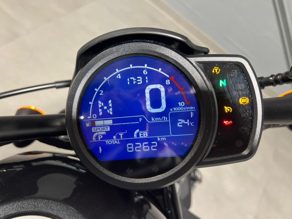 HONDA CMX 1100 REBEL 4