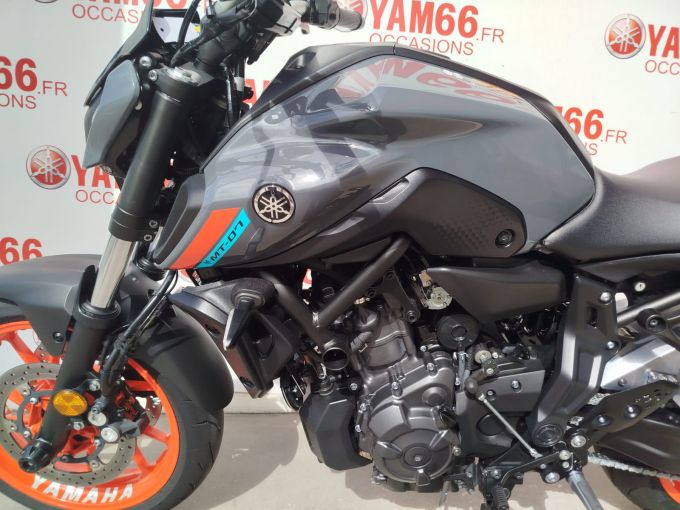 YAMAHA MT-07 (47.5CV) 4