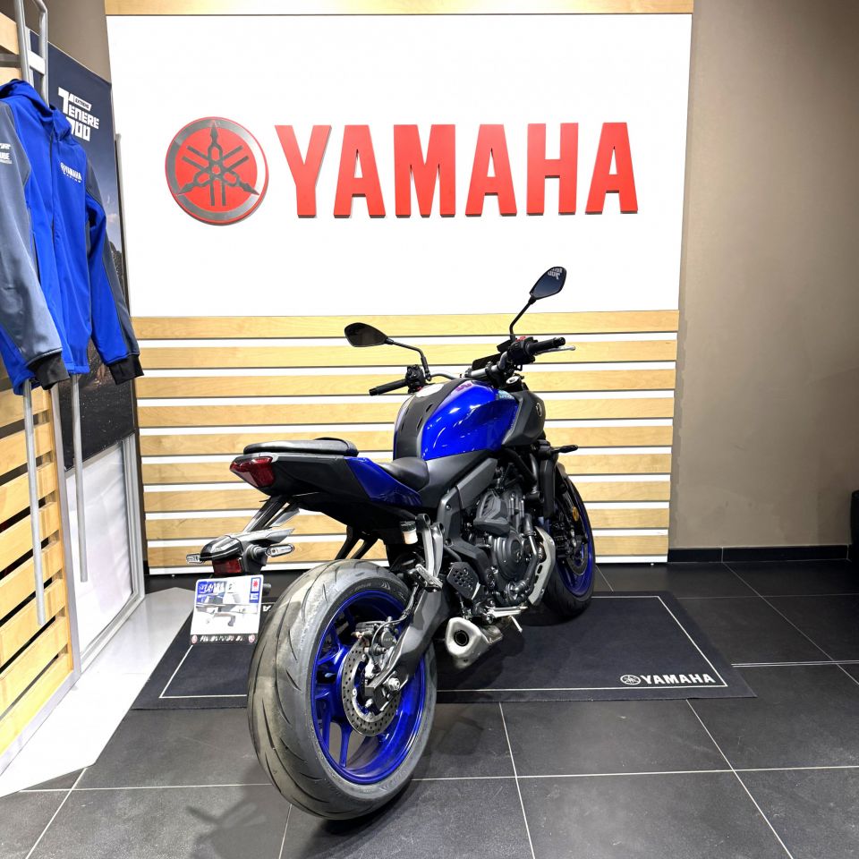 YAMAHA MT-07 (47.5CV) 4