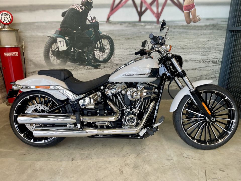 HARLEY-DAVIDSON SOFTAIL BREAKOUT 1923 4