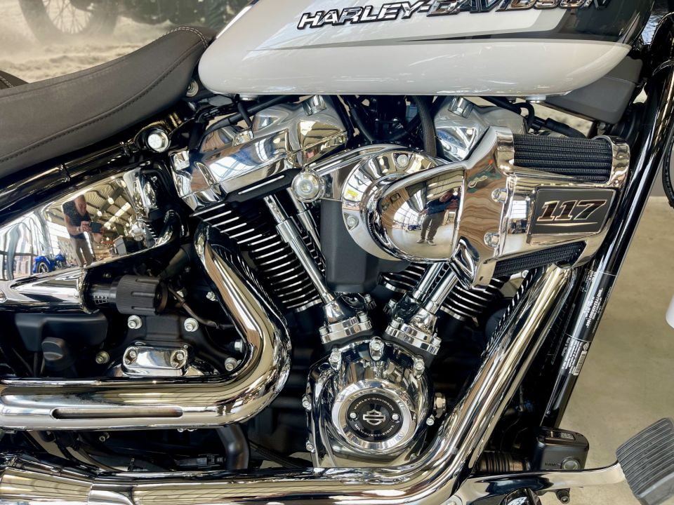 HARLEY-DAVIDSON SOFTAIL BREAKOUT 1923 4