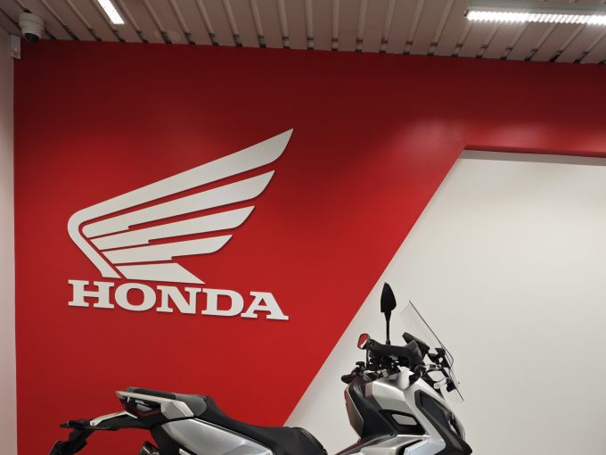 HONDA X-ADV 4