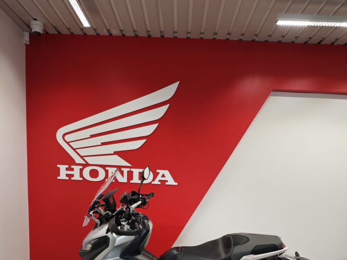 HONDA X-ADV 4
