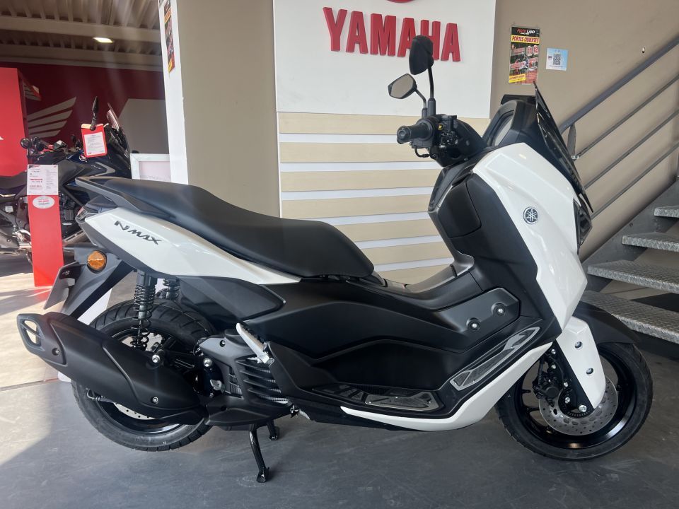 YAMAHA NMAX 125 4