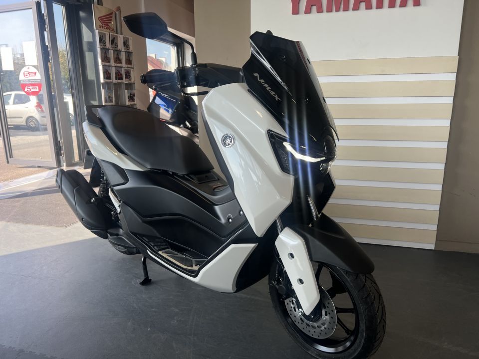 YAMAHA NMAX 125 4