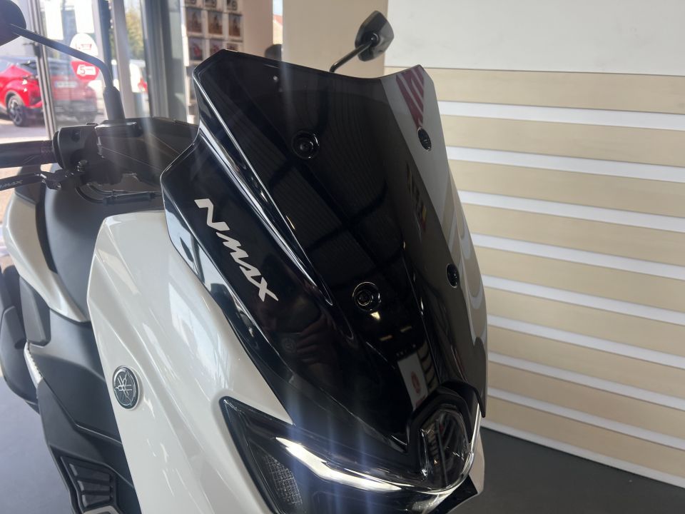 YAMAHA NMAX 125 4