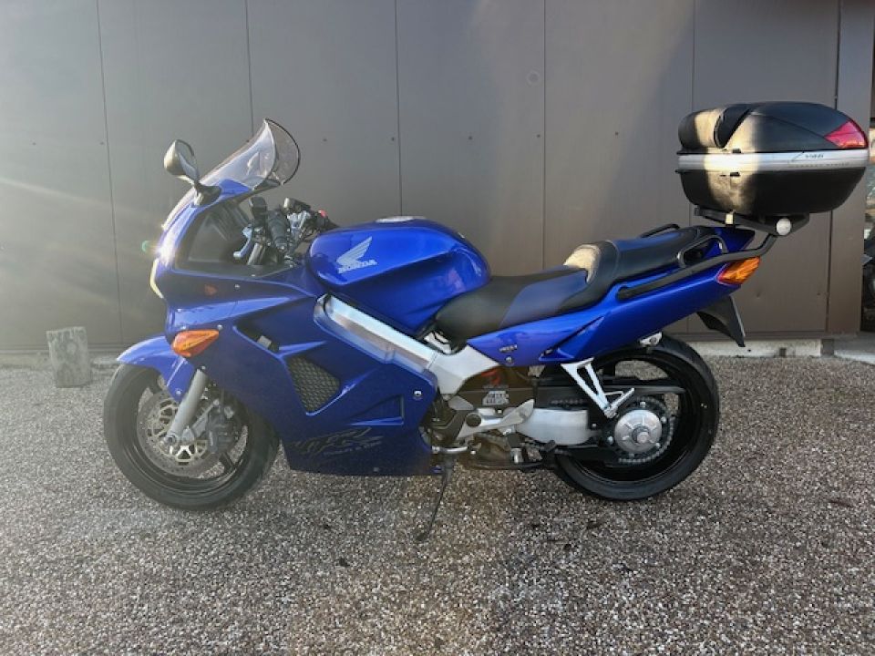 HONDA VFR 800 VTEC 4