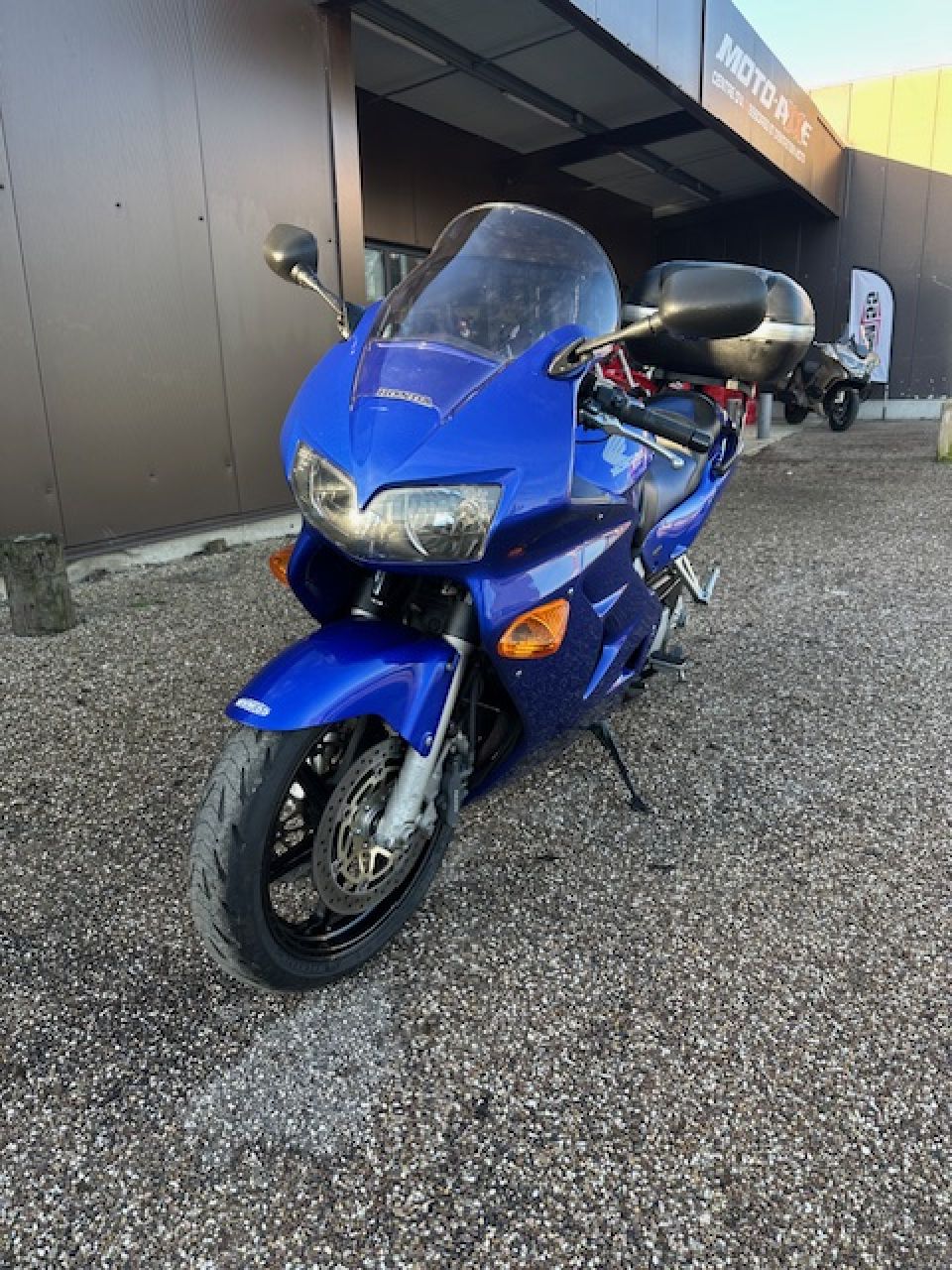 HONDA VFR 800 VTEC 4