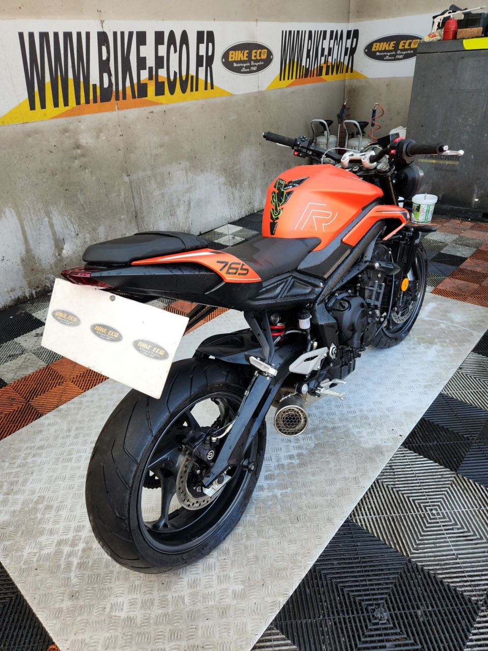 TRIUMPH STREET TRIPLE 765 R 4