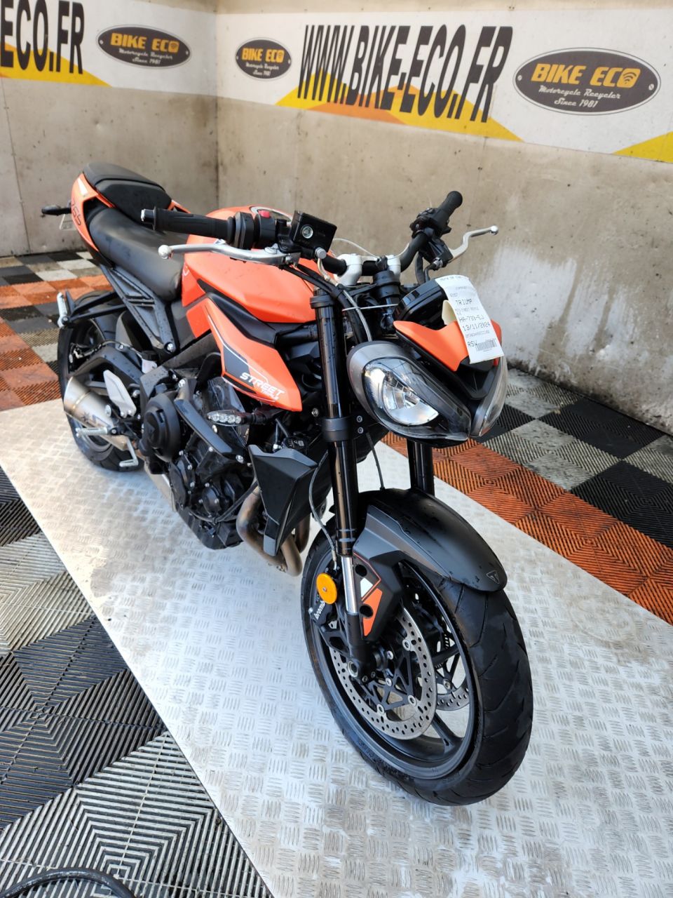 TRIUMPH STREET TRIPLE 765 R 4