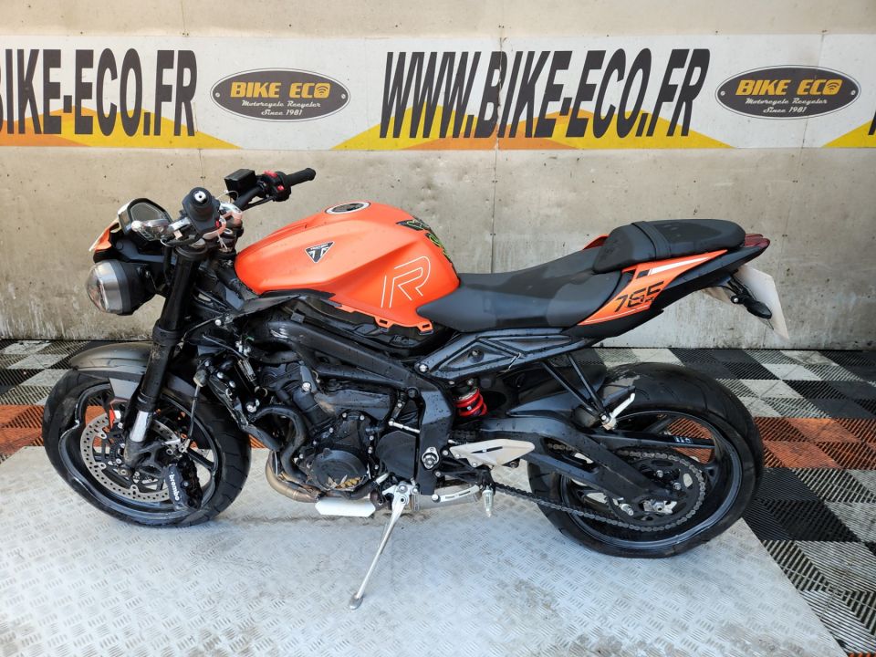 TRIUMPH STREET TRIPLE 765 R 4