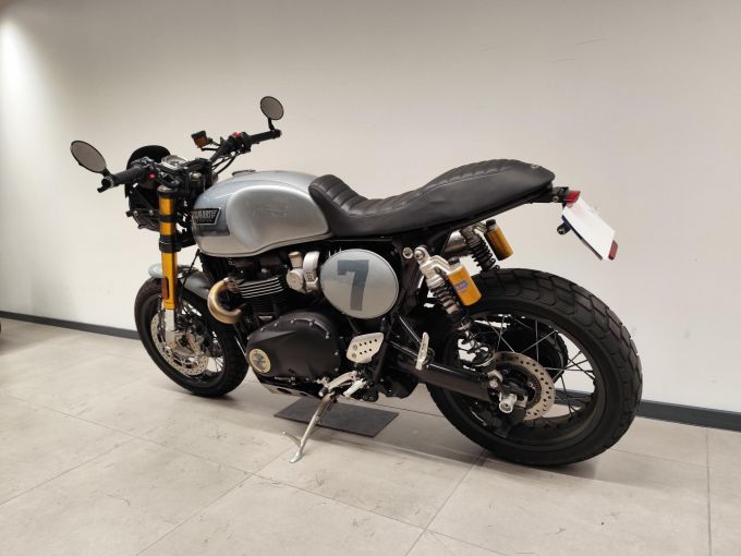 TRIUMPH THRUXTON 1200 R 4
