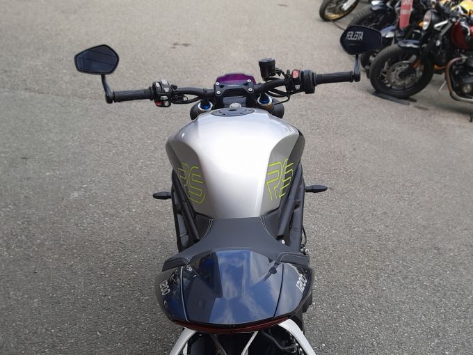 TRIUMPH SPEED TRIPLE 1200 RS 4