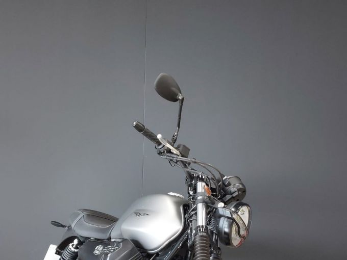 MOTO GUZZI V7 STONE 4