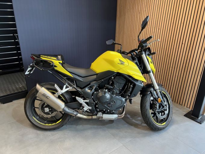 HONDA CB750 HORNET 4