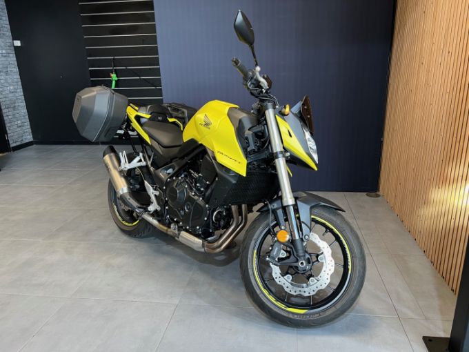 HONDA CB750 HORNET 4