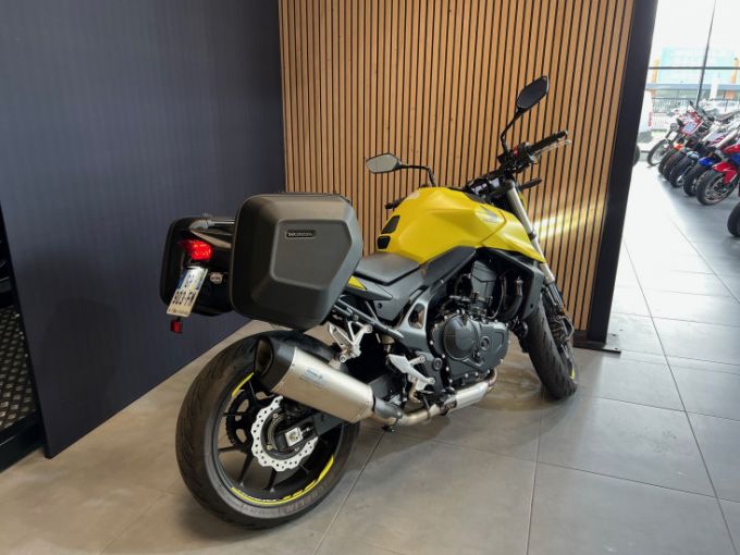 HONDA CB750 HORNET 4