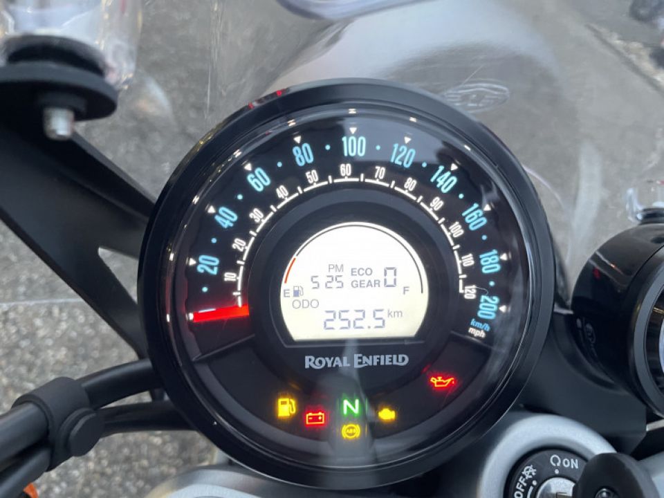 ROYAL ENFIELD SUPER METEOR 650 4