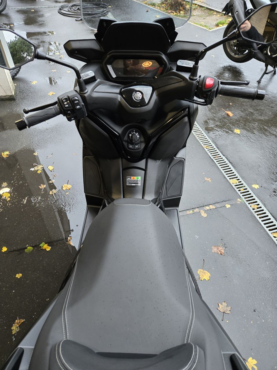 YAMAHA XMAX 300 4