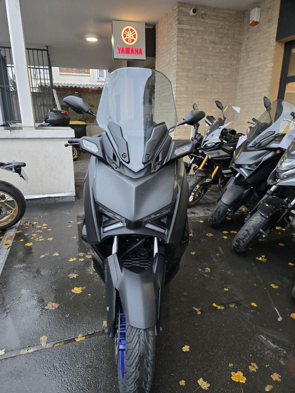 YAMAHA XMAX 300 4