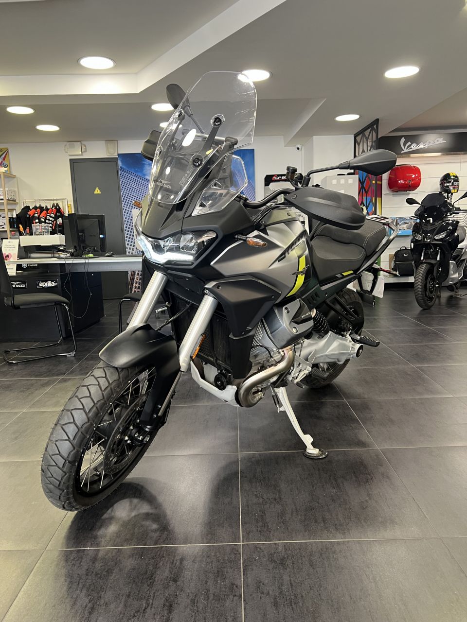 MOTO GUZZI STELVIO 4