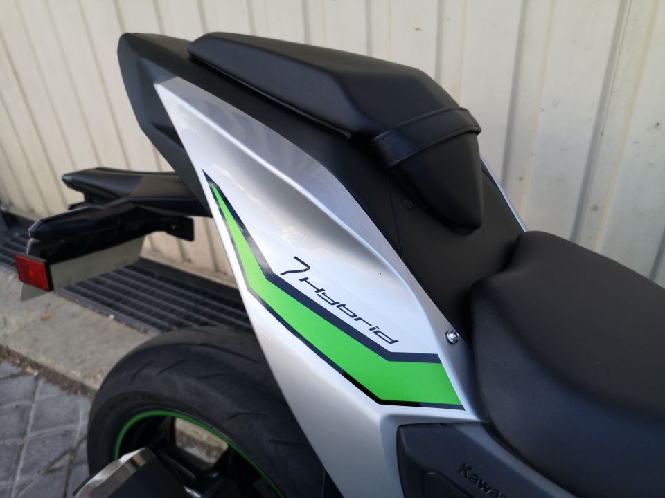 KAWASAKI Ninja 7 Hybrid 4