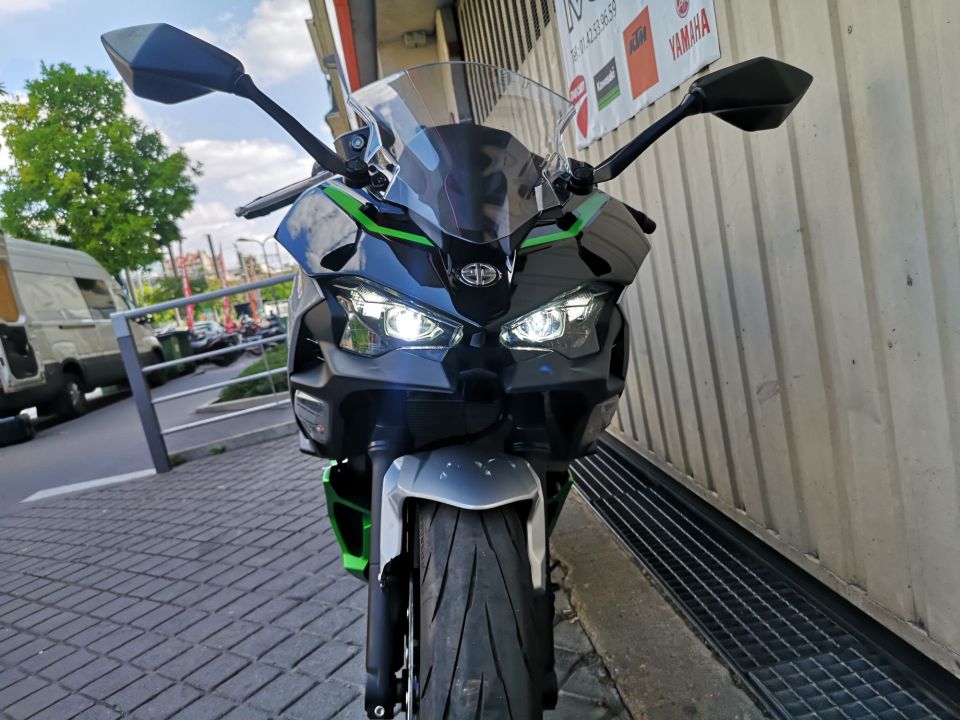KAWASAKI Ninja 7 Hybrid 4