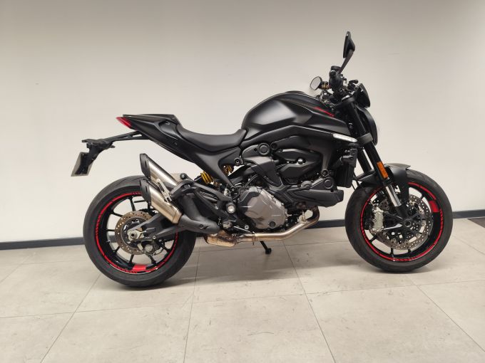 DUCATI MONSTER 900 4