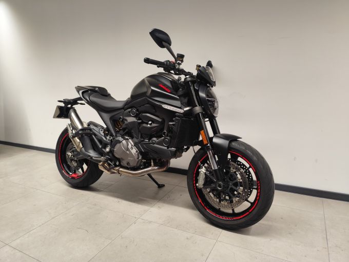 DUCATI MONSTER 900 4