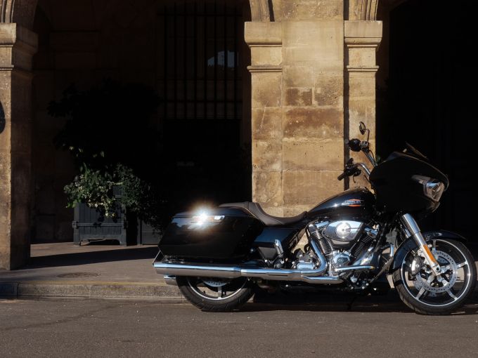 HARLEY-DAVIDSON TOURING ROAD GLIDE 1923 4