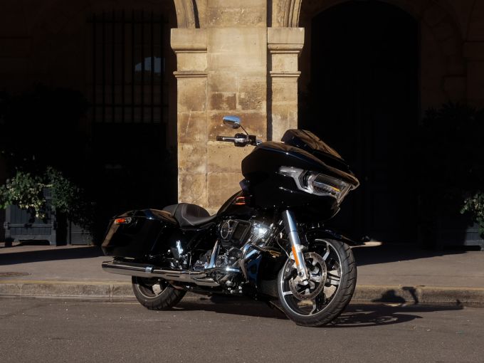 HARLEY-DAVIDSON TOURING ROAD GLIDE 1923 4