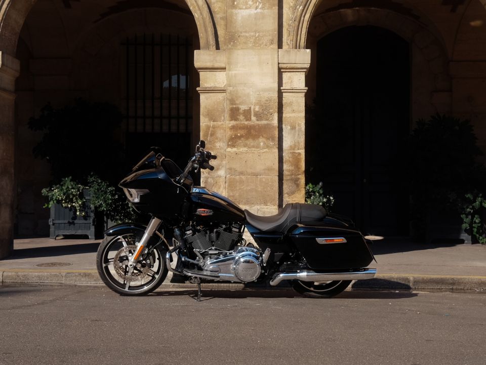 HARLEY-DAVIDSON TOURING ROAD GLIDE 1923 4
