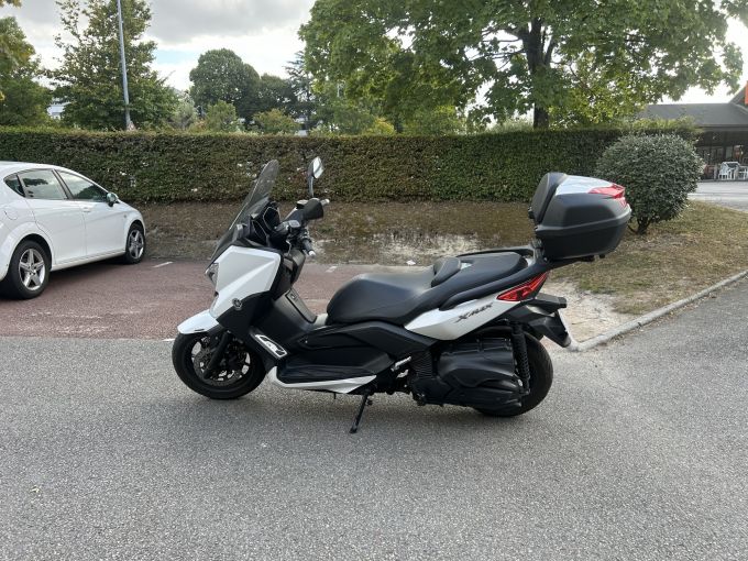 YAMAHA X-MAX 400 4