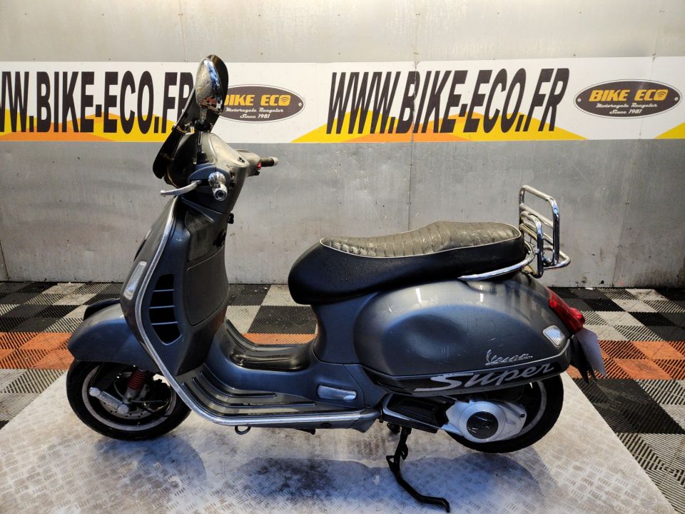 VESPA GTS 125IE SUPER 4