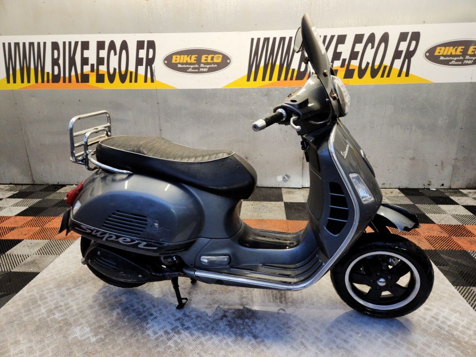 VESPA GTS 125IE SUPER 4