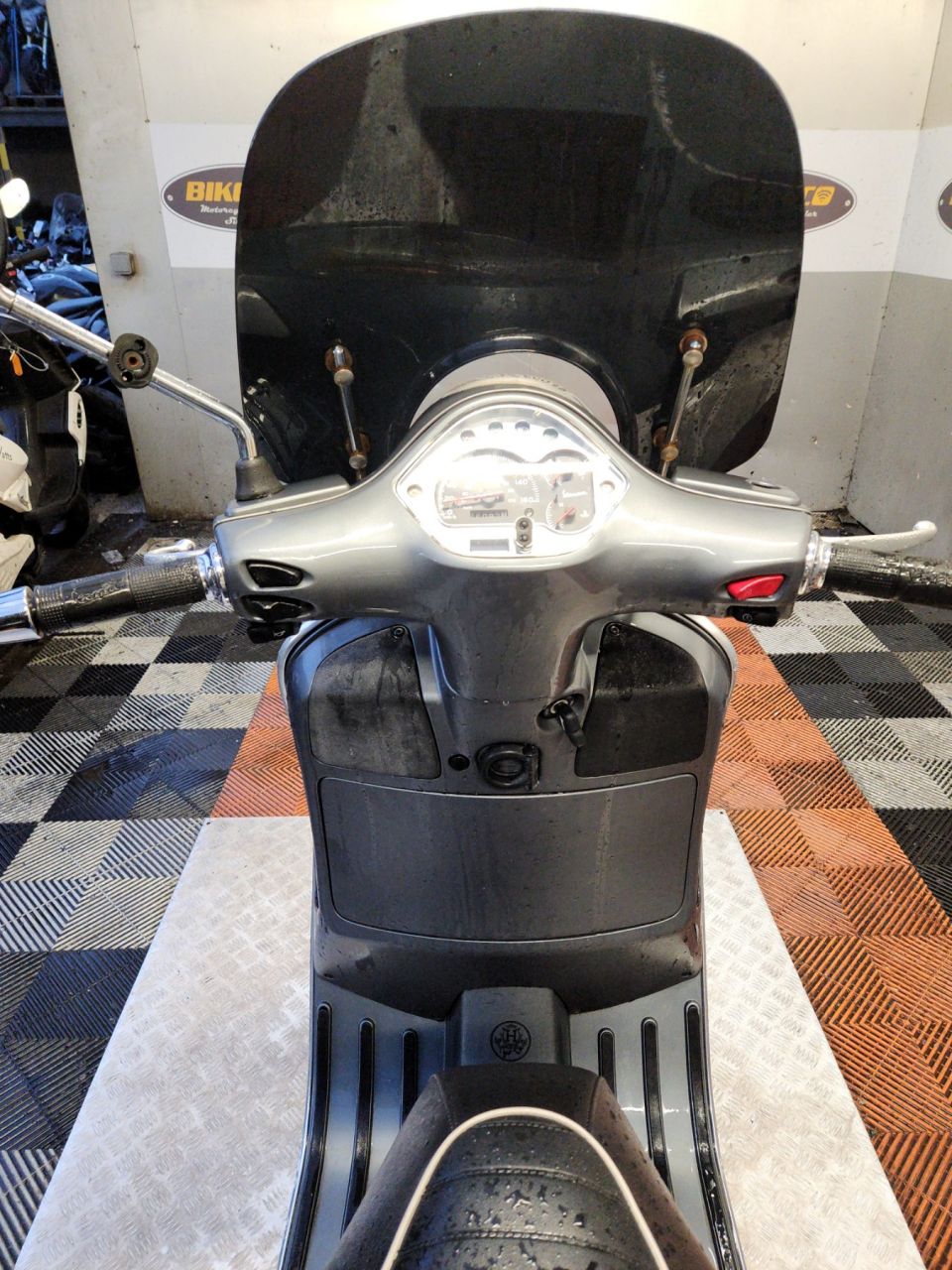 VESPA GTS 125IE SUPER 4