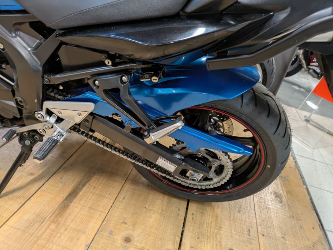 YAMAHA FZ6 (98CV) 4