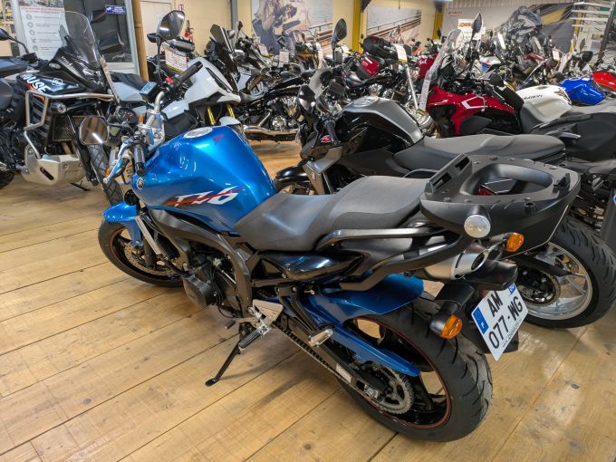 YAMAHA FZ6 (98CV) 4