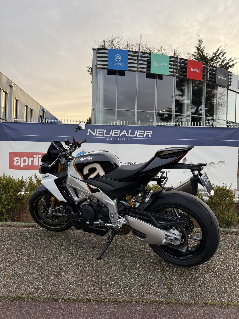 APRILIA TUONO 1100 V4 FACTORY 4