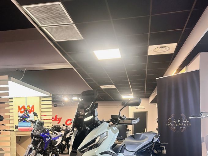 HONDA X-ADV 4