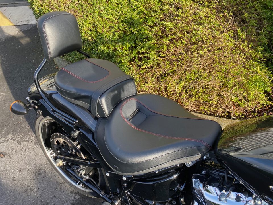 HARLEY-DAVIDSON SOFTAIL BREAKOUT 1868 4