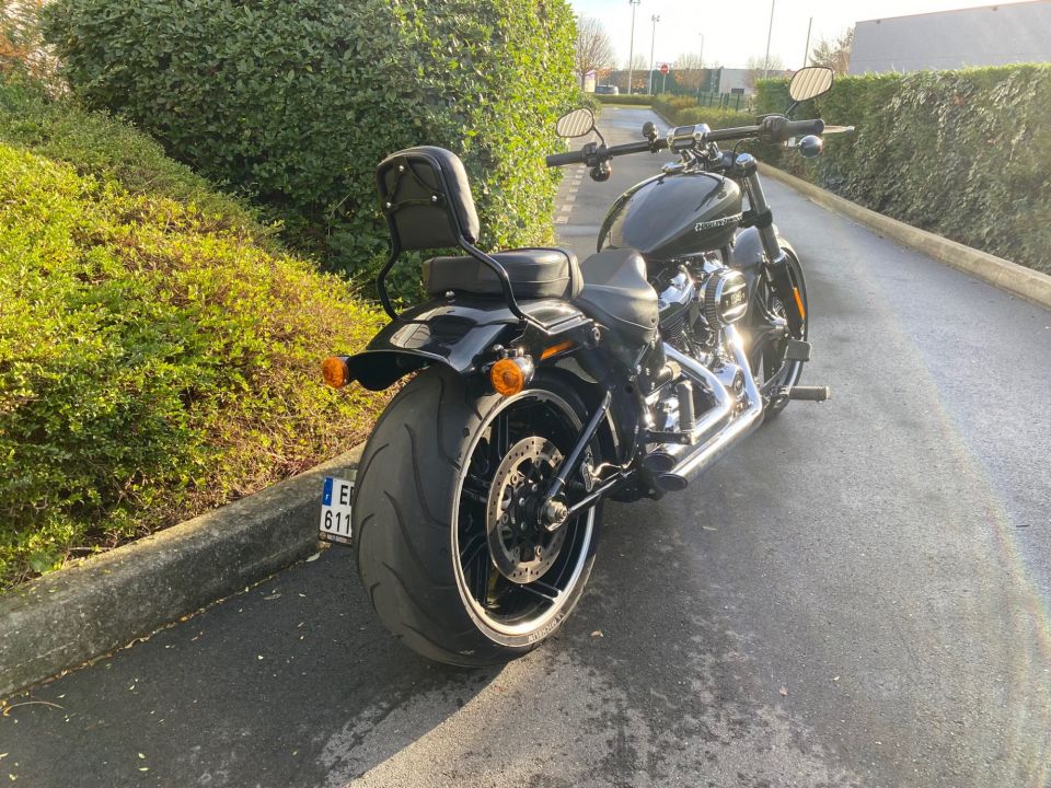 HARLEY-DAVIDSON SOFTAIL BREAKOUT 1868 4