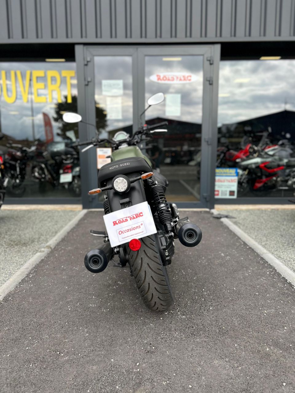 MOTO GUZZI V7 STONE 4