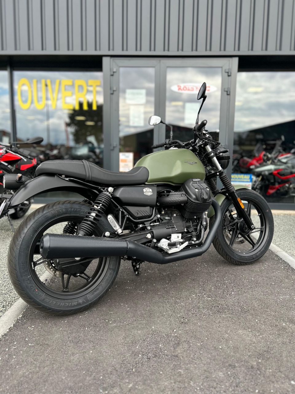 MOTO GUZZI V7 STONE 4