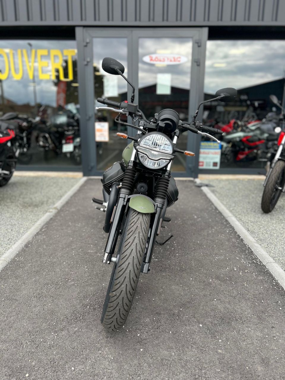 MOTO GUZZI V7 STONE 4